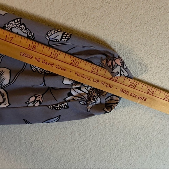 Womens Small Blouse THE LOFT Floral Periwinkle Flowy Boho Office Capsule - Picture 16 of 16